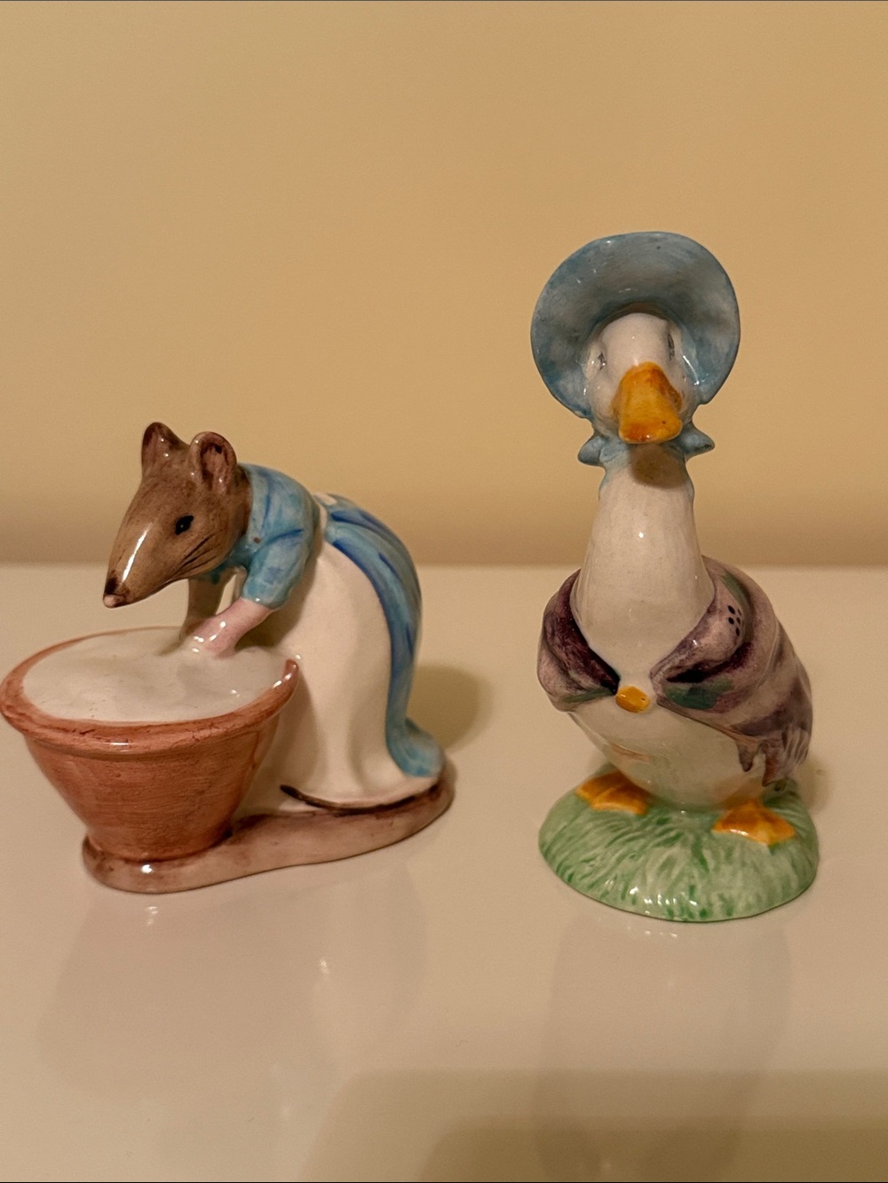 Set of two Beatrix potter figurines -Annamaria and Jemima Puddleduck